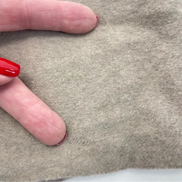 Amicale Cashmere for Neiman Marcus Cashmere Scarf OS Taupe/Tan - Picture 13 of 13